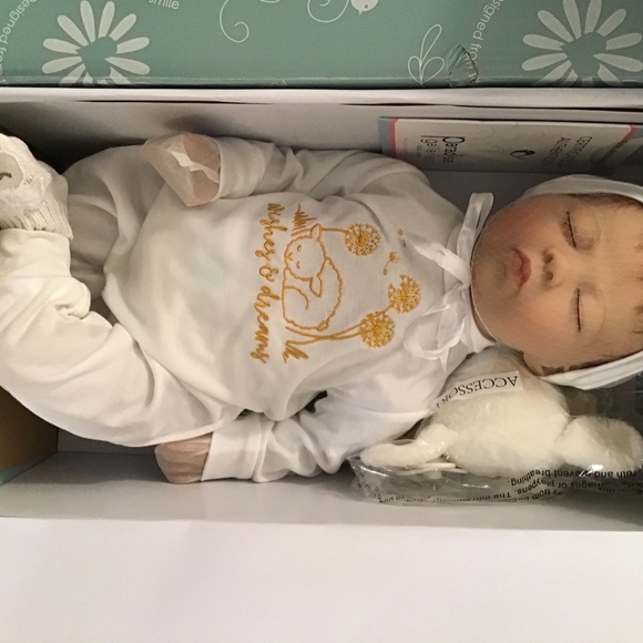 PARADISE GALLERIES DOLL - Picture 4 of 4